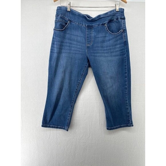 Women's Lee Slim Fit Sculpting Mid Rise Pull on Capri Jeans SIze 14 Petite - Picture 1 of 8